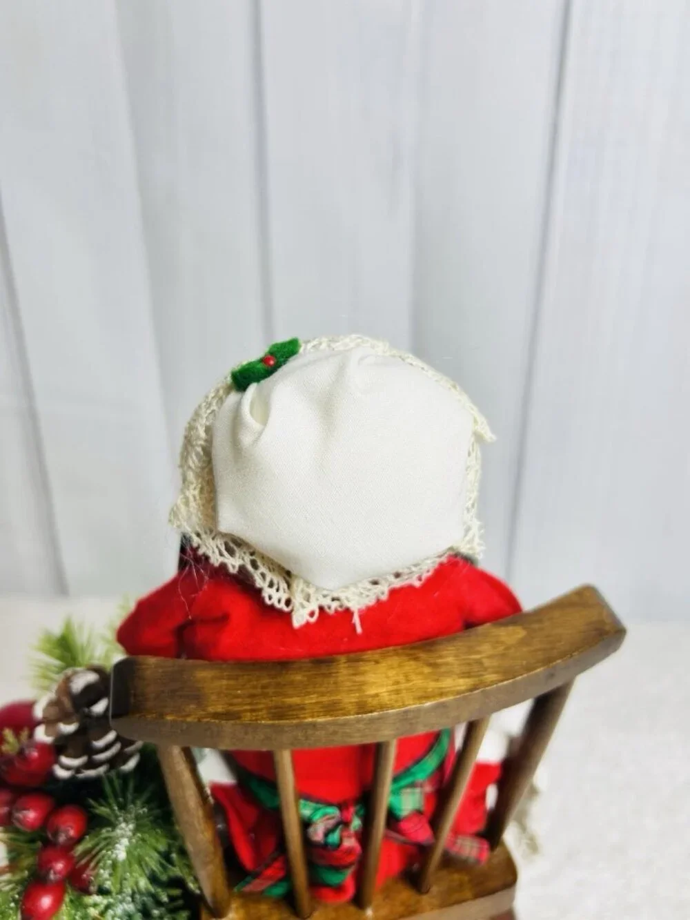 Byers Choice The Carolers Mrs. Claus Rocking Chair Wooden Base 1986 Vintage